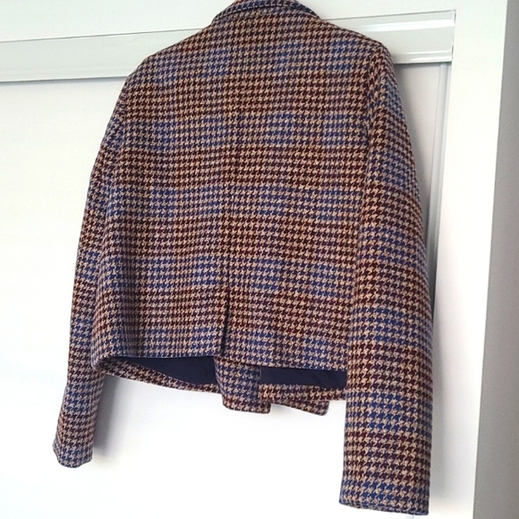 Fate, crop wool blazer. Blue & brown houndstooth. Size M. - Picture 2 of 6